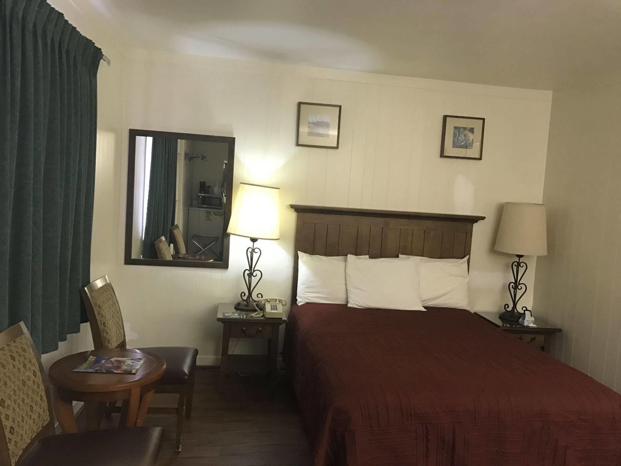 峡谷汽车旅馆 蒙蒂塞洛 外观 照片